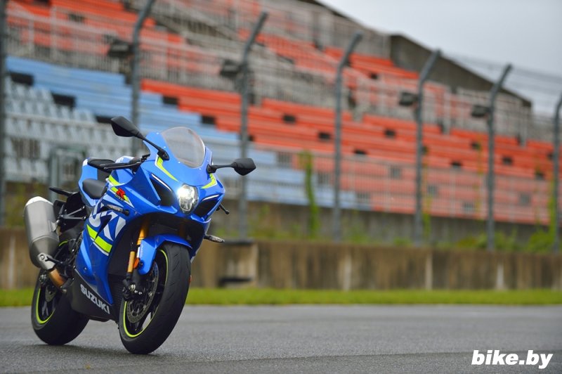 Intermot 2016:   Suzuki GSX-R1000 2017 (, , )