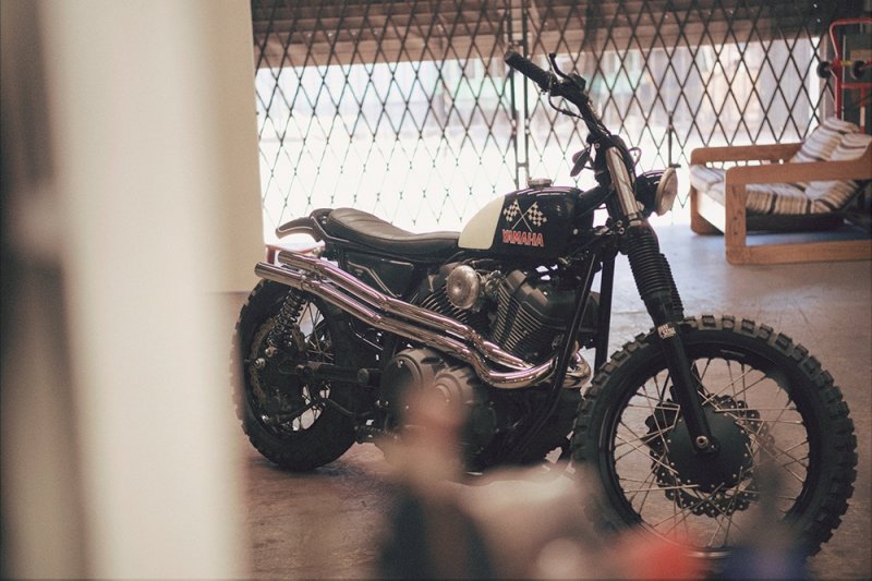 Brat Style + Yard Built:  Yamaha SCR950 Checkered Scrambler