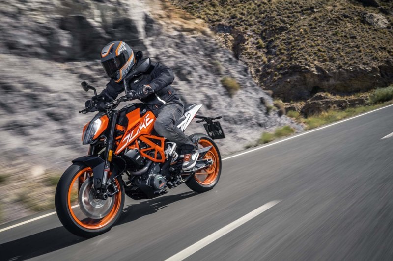 EICMA 2016:   KTM 390 Duke 2017